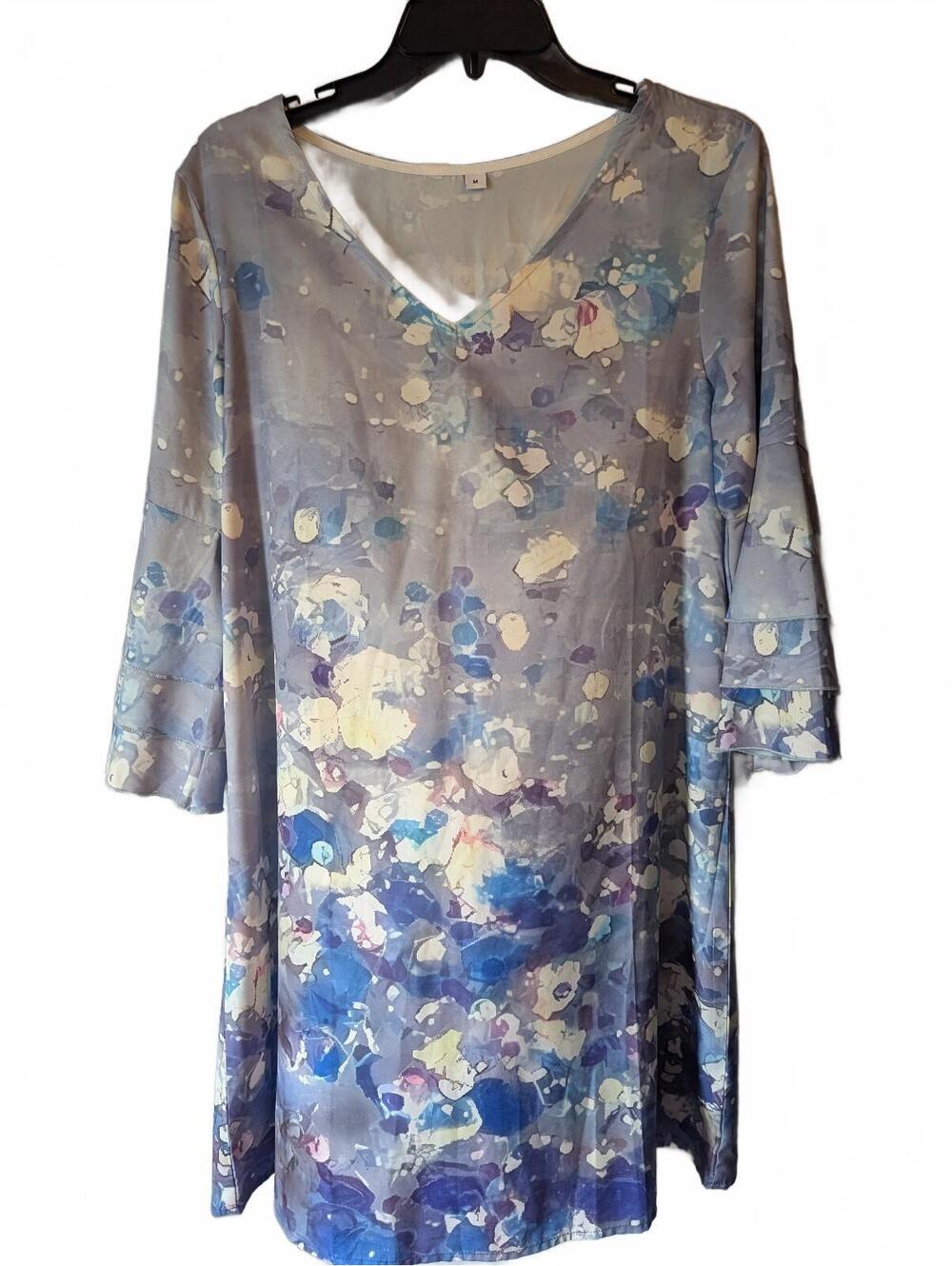 Floral Pattern V-Neck Dress with 3/4 Sleeves Size M